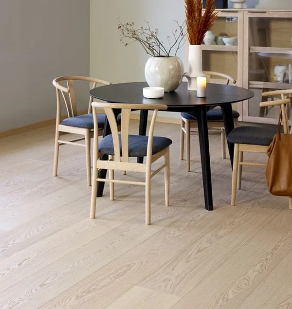 Saga Hardwood